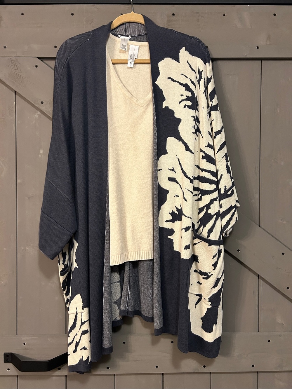 MarlaWynne Blueish Grey and Cream Floral Open-Front Knit Wrap